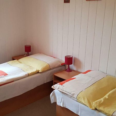 Monte Lope Hotel Bystrice pod Lopenikem Bagian luar foto