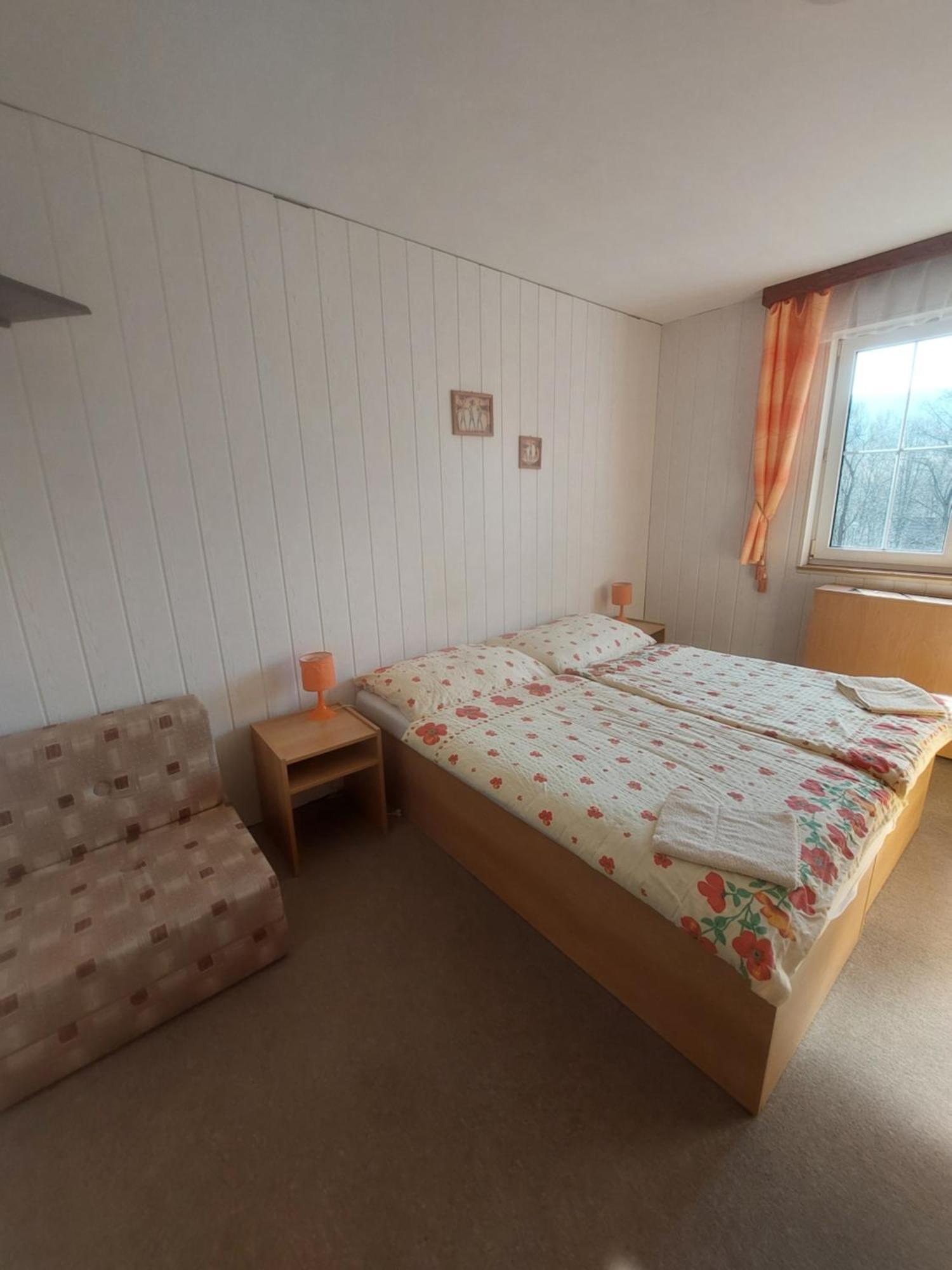 Monte Lope Hotel Bystrice pod Lopenikem Bagian luar foto